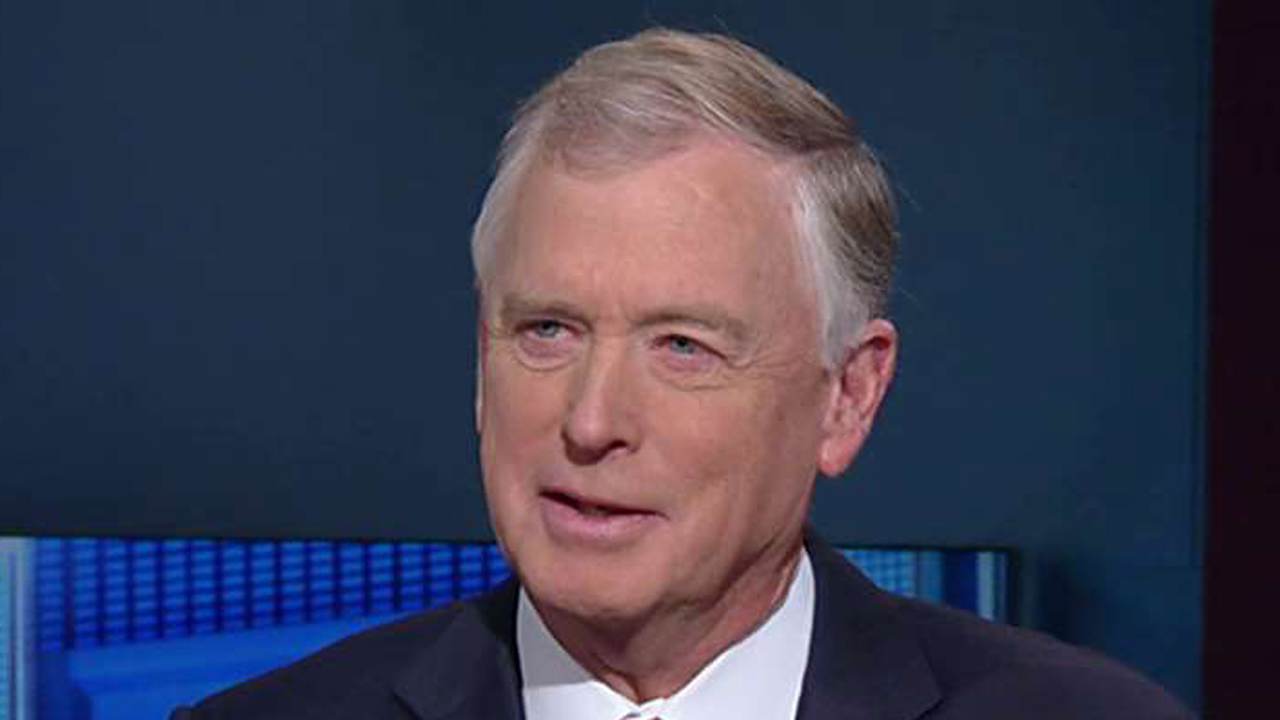 Former Vice President Dan Quayle discusses the crowded GOP field in the race for the White House.