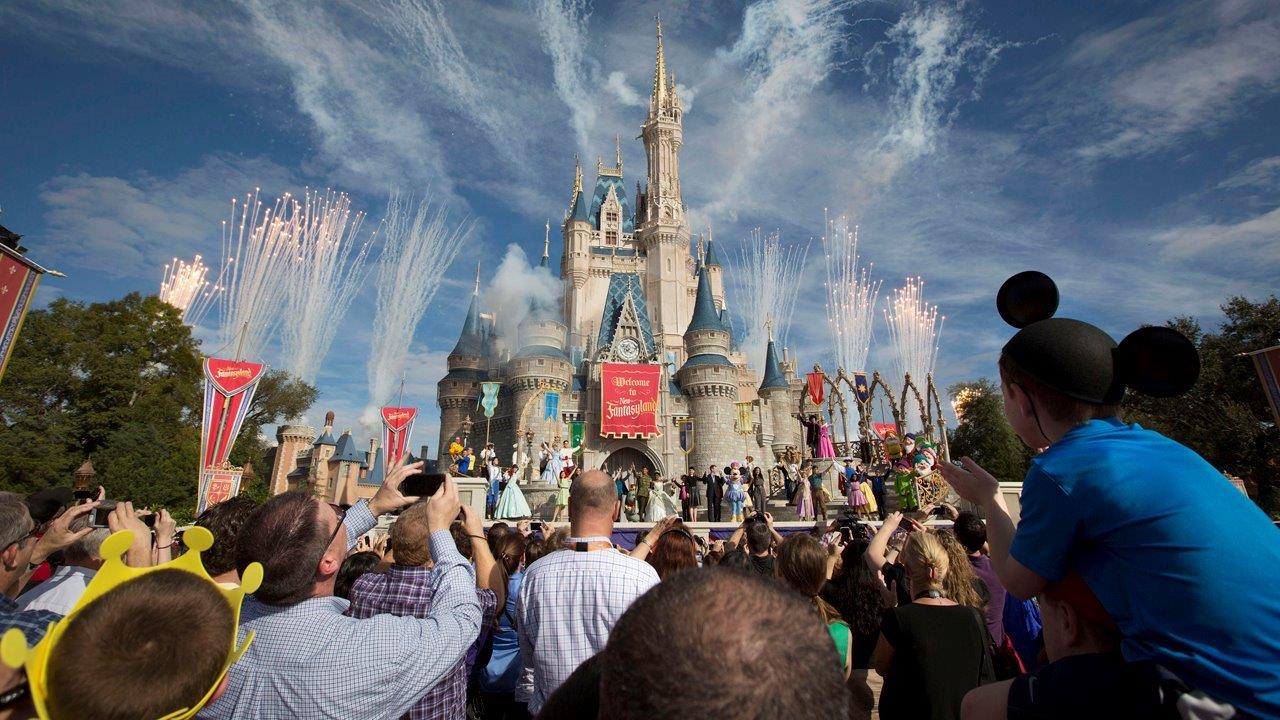 FBN's Jo Ling Kent on Disney's new seasonal pricing strategy for its U.S. theme parks.
