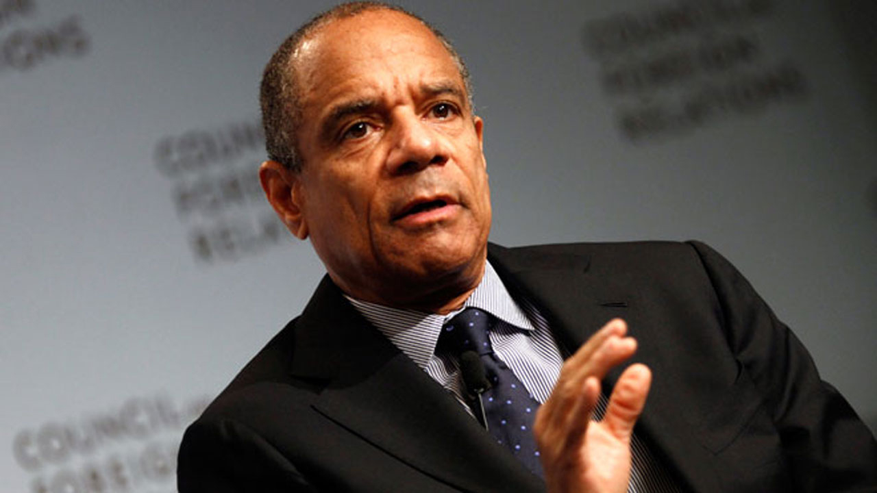 FBN’s Charlie Gasparino reports that AmEx CEO Ken Chenault is on thin-ice amid poor company performance.