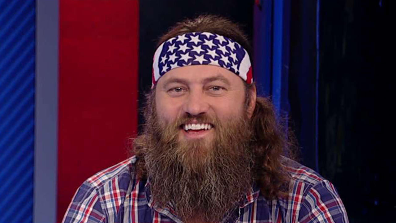 Duck Dynasty Star Willie Robertson on Hillary Clinton's stance on guns and Ted Cruz's campaign in Indiana.   