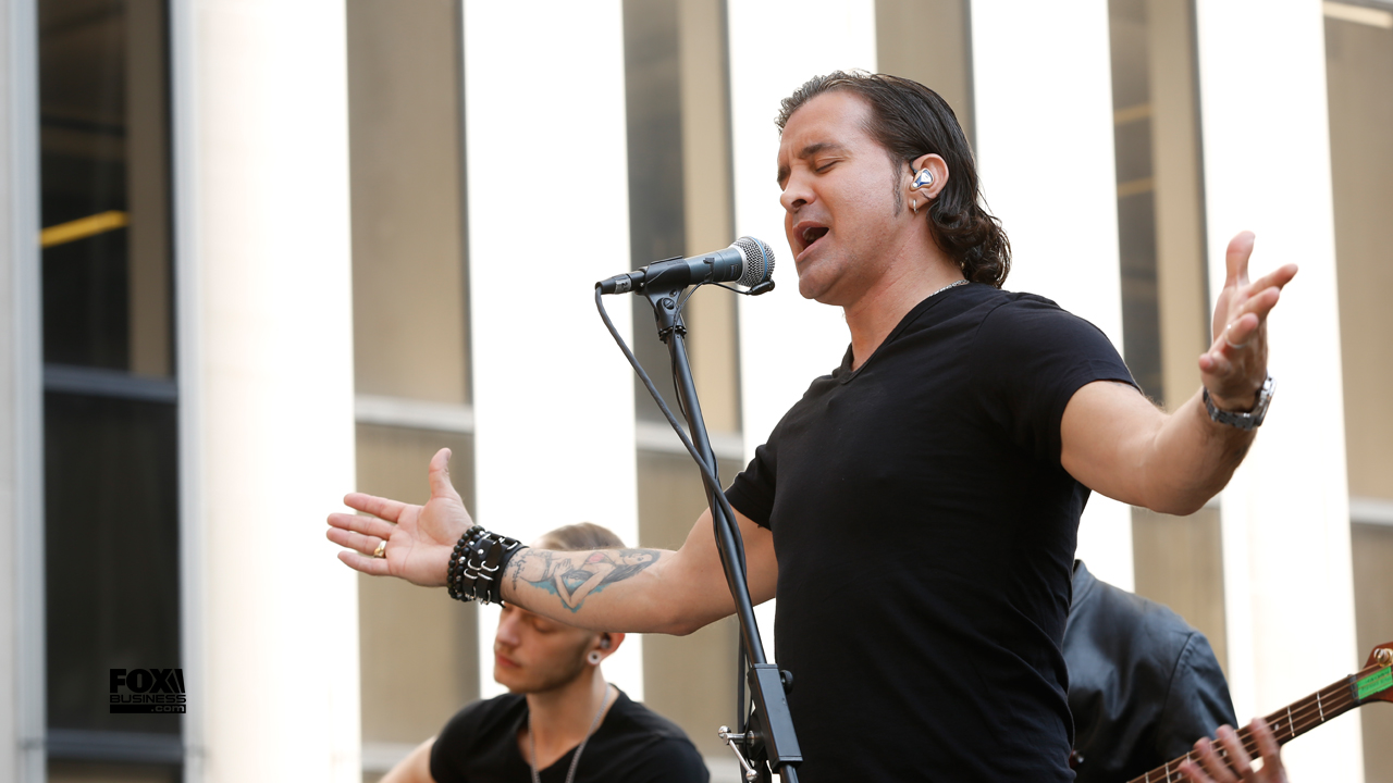 Singer Scott Stapp performs the hit song 'With Arms Wide Open' on Mornings with Maria.