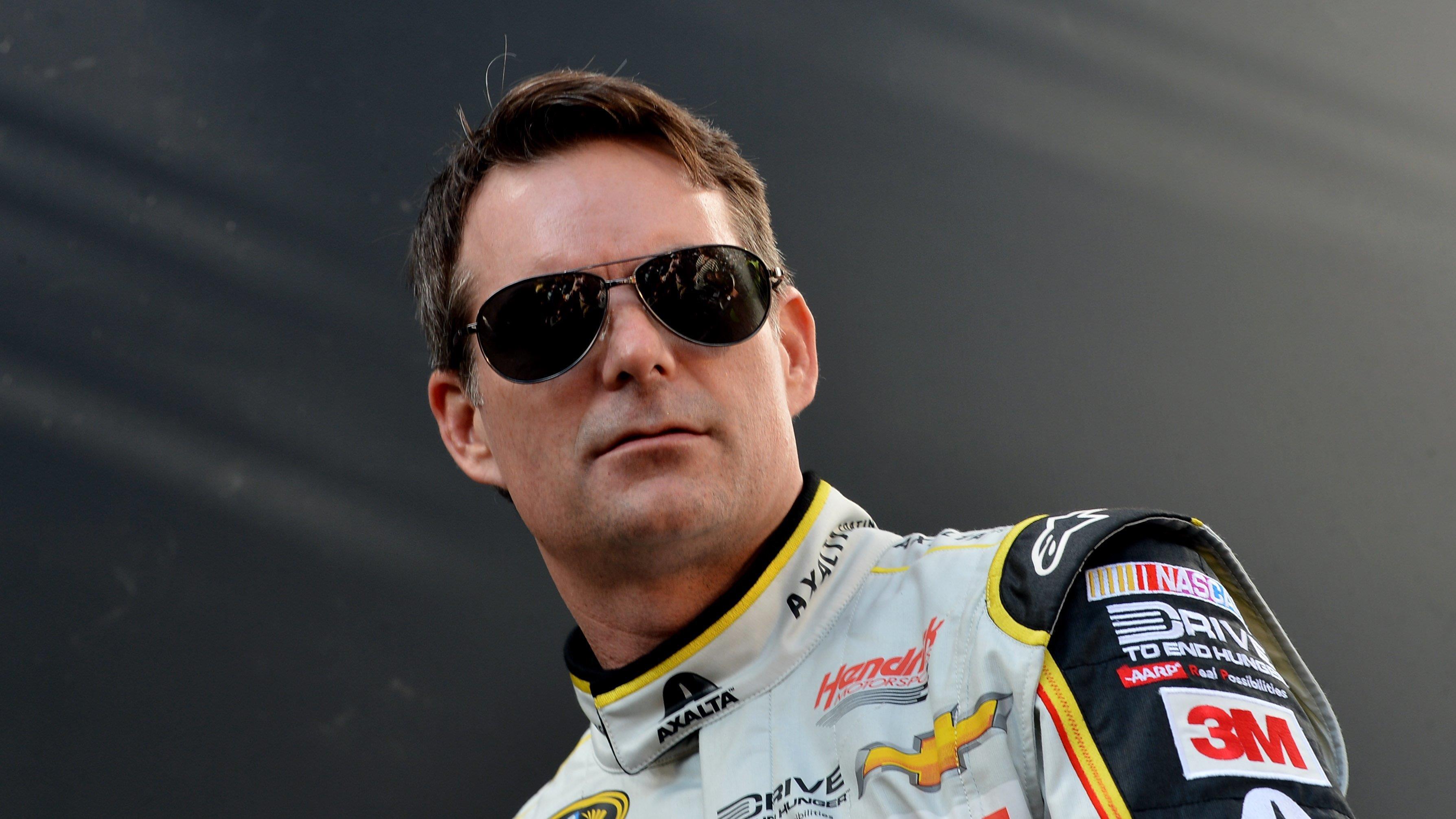 NASCAR legend Jeff Gordon discusses his new career in live television, his career as a racecar driver and his new biography. 