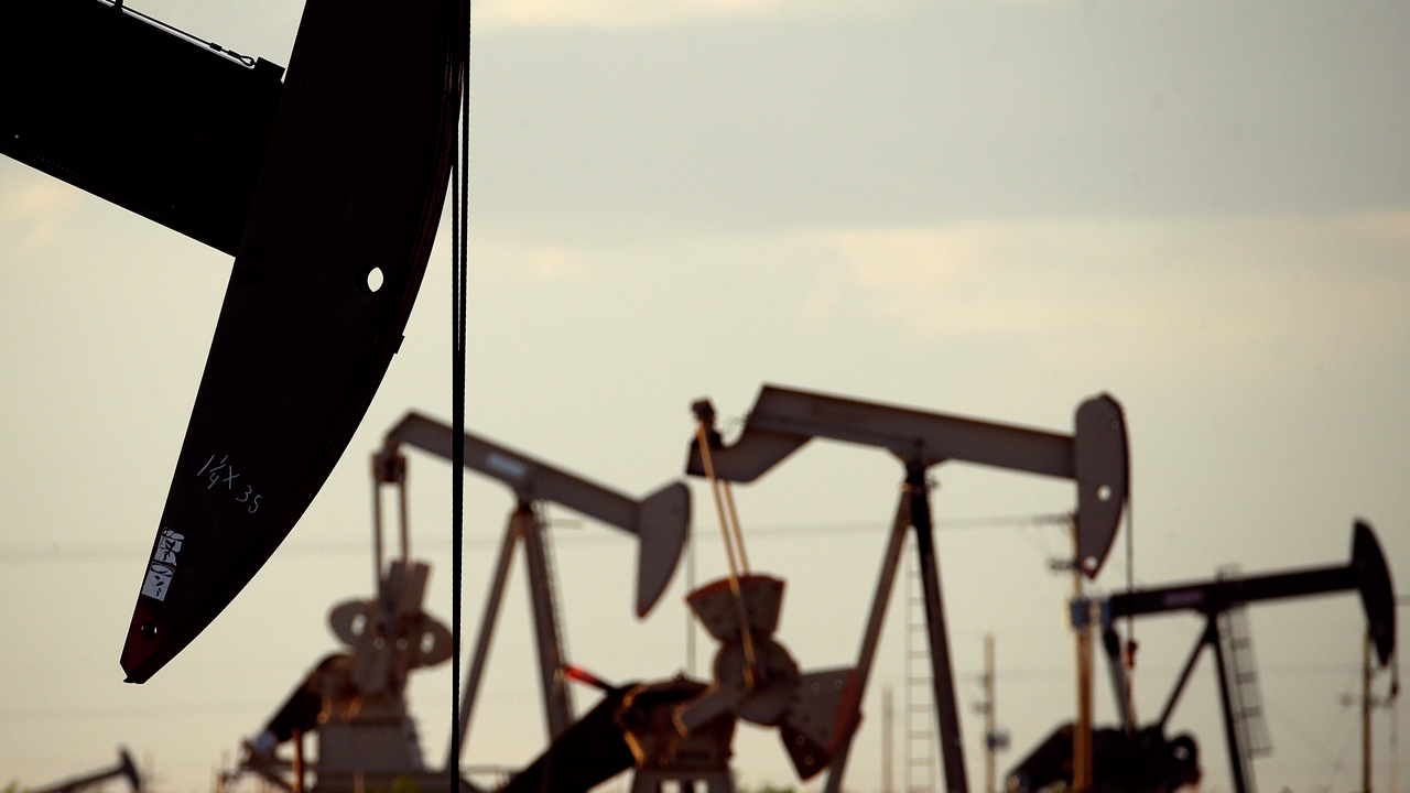 CME Group Executive Chairman & President Terry Duffy on how fear of an oil oversupply is weighing on investors.