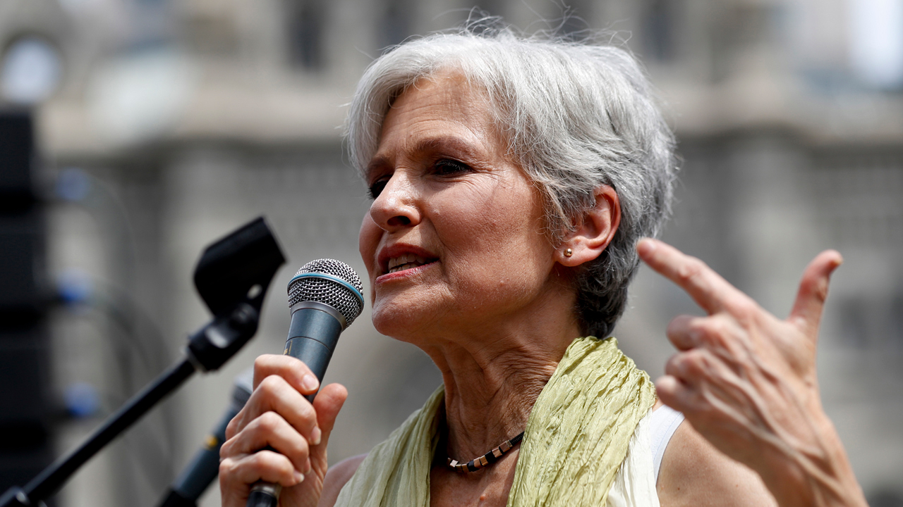 Green Party presidential nominee Jill Stein discusses ending the dependency on fossil fuels by 2030.