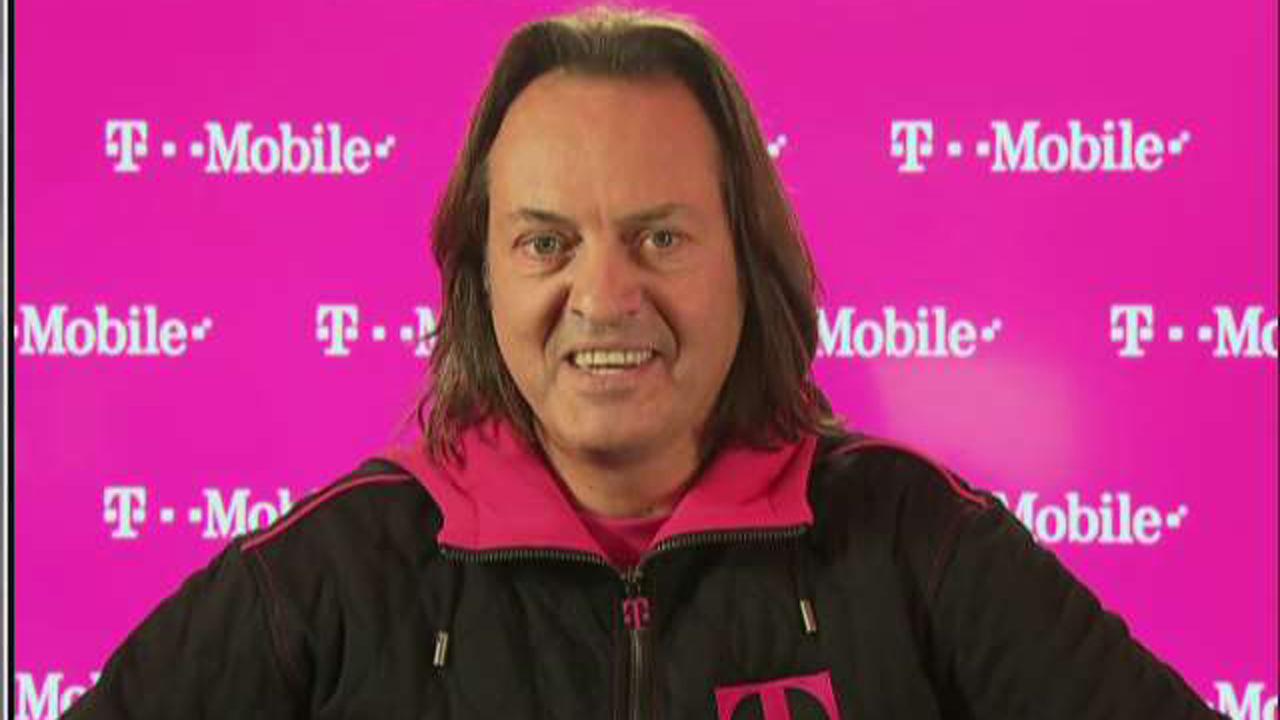 John Legere, T-Mobile USA CEO, comments on the Samsung Galaxy Note drama, Google's Pixel, and how he uses social media to interact with customers. 