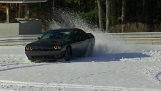 FoxNews.com Automotive Editor Gary Gastelu on Dodge creating the all-wheel drive 2017 Challenger GT to handle snowy roads.