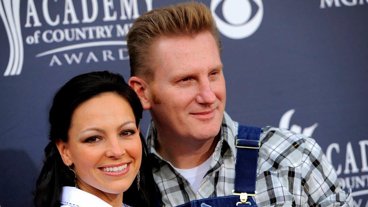 Country music singer Rory Feek on the loss of his wife Joey to cancer.