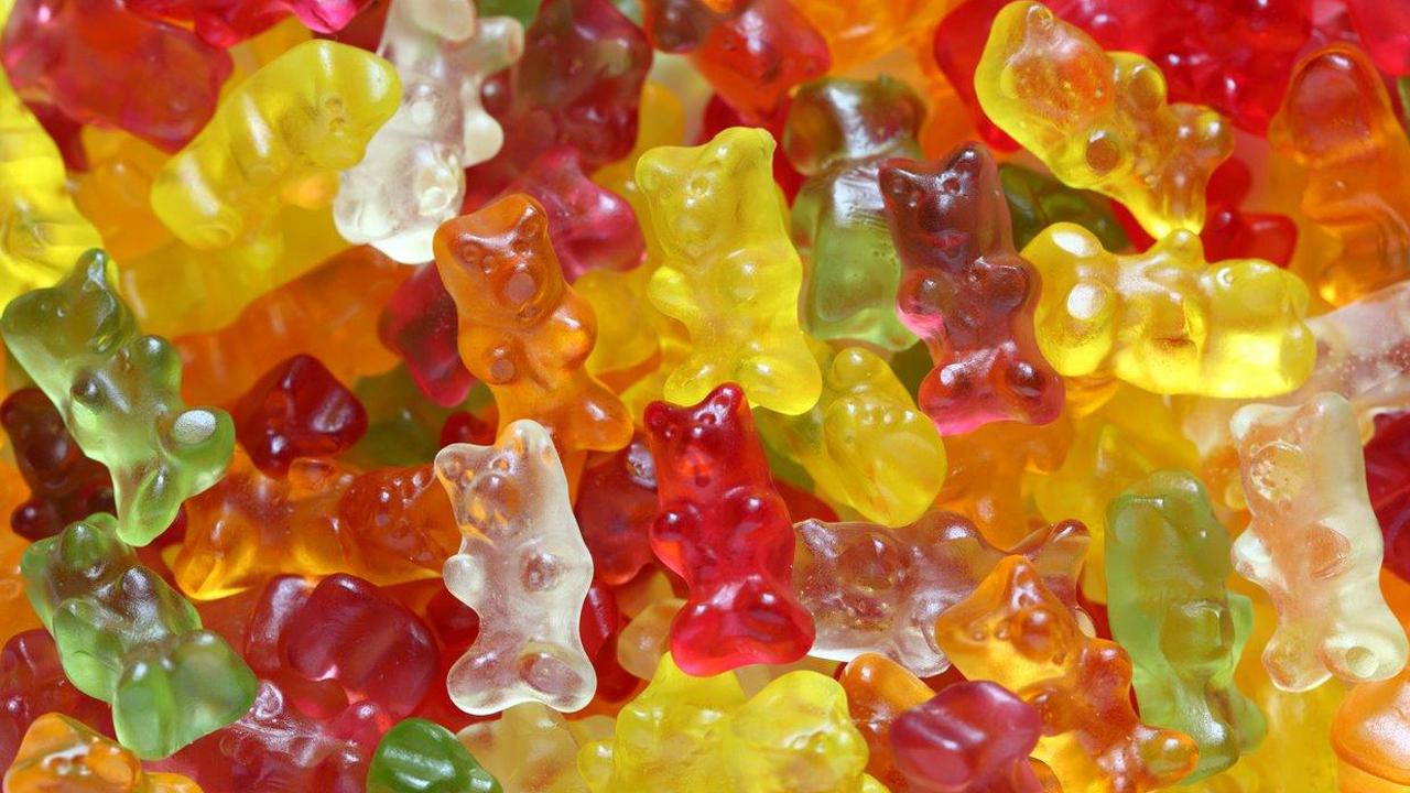 Gummi bears are finally getting a makeover after nearly 100 years. A 22-year-old Canadian entrepreneur has taken the popular 1920s confectionery candy and turned it into a healthier treat without any processed sugar. 