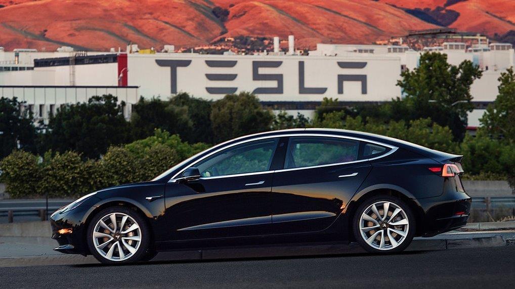 Loup Ventures managing partner Gene Munster argues Tesla's Model 3 has the same opportunity to be as popular as the iPhone.