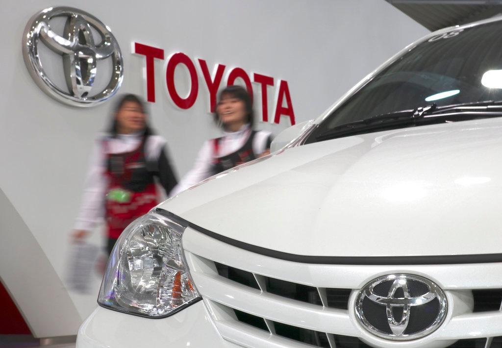 Toyota and Mazda plan to build a new $1.6 billion U.S. assembly plant and create 4,000 new jobs. 