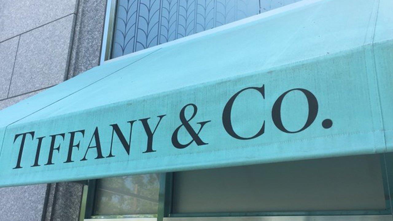 FBN's Tracee Carrasco on a judge ruling Costco will pay Tiffany at least $19.4 million for selling counterfeit rings.