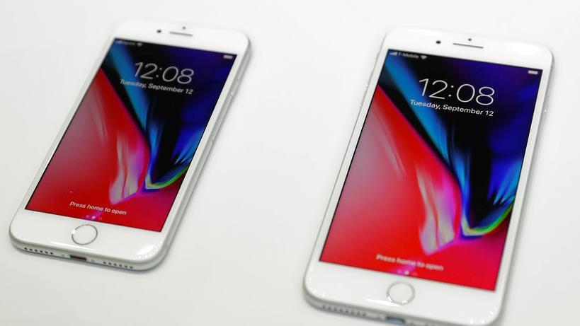 Enderle Group President Rob Enderle discusses why Apple's new iPhone is worth its price tag. 