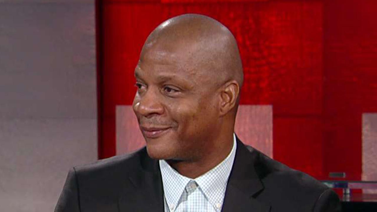 Former New York Mets and New York Yankees player Darryl Strawberry reacts to ESPN anchor Jemele Hill's tweet calling President Trump a white supremacist. 