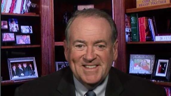 Fmr. Gov. Mike Huckabee on the media frenzy over his daughter Sarah Huckabee Sanders' pecan pie and NFL anthem protests.