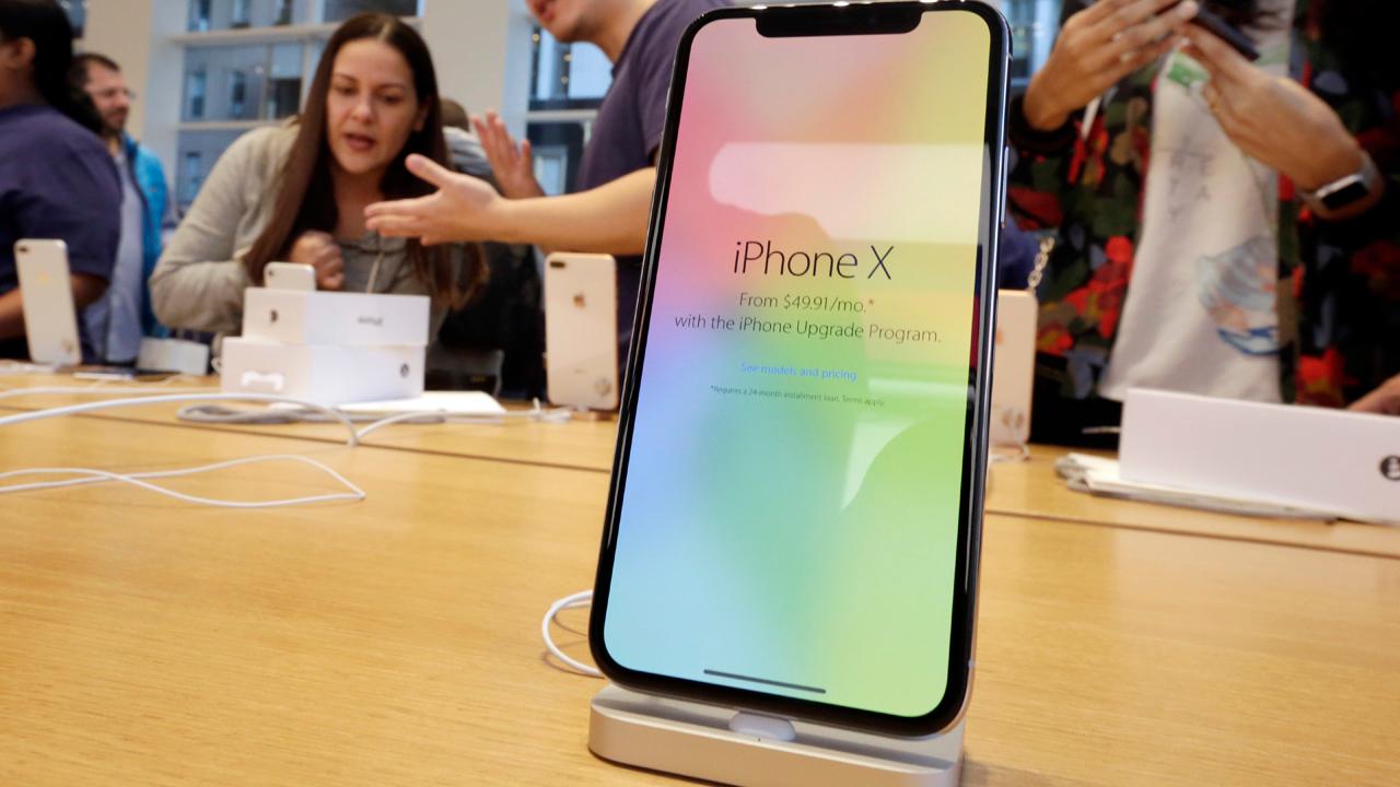Polygon.com co-founder Russ Frushtick, one of the newest iPhone X owners, explains what he likes and doesn’t like about the newest Apple product. 