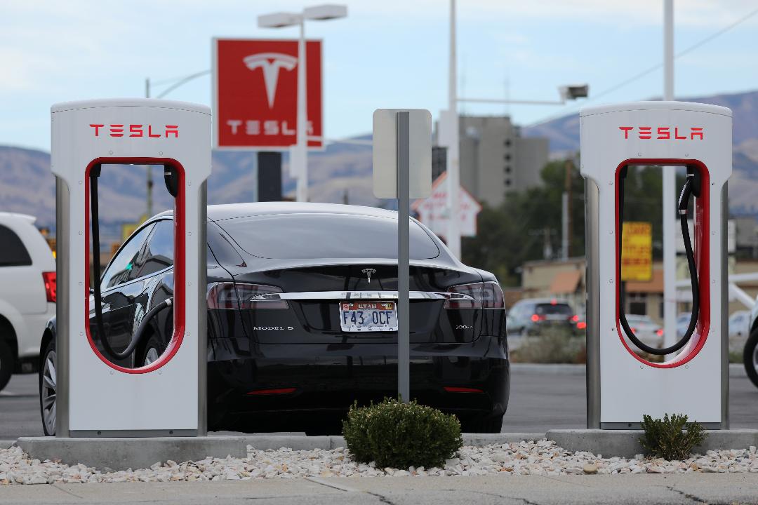 FOX Business’ Nicole Petallides reports on Tesla’s third-quarter earnings.