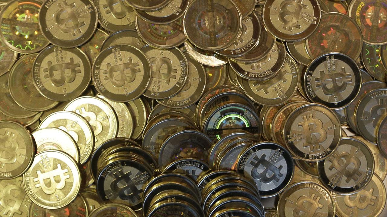 Historian and author Niall Ferguson on concerns about a potential bitcoin bubble.