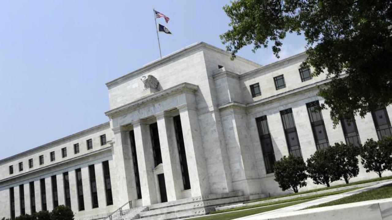 Kaltbaum Capital Management President Gary Kaltbaum and Barron’s senior reporter Mary Childs on whether the Fed should have continued to raise the short-term interest rate and how the market will react to Jerome Powell as Fed president. 