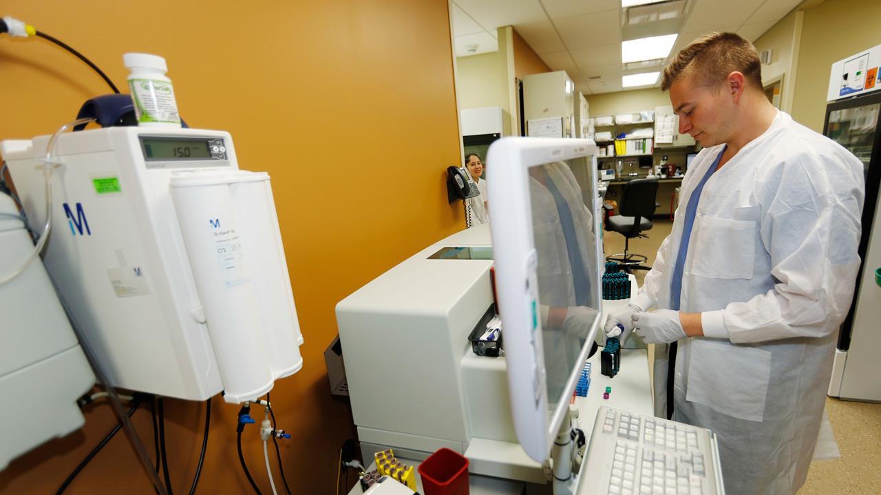 Celularity co-founders Peter Diamandis and Dr. Robert Hariri on the company's research into using living cells to treat cancer, autoimmune and degenerative diseases.