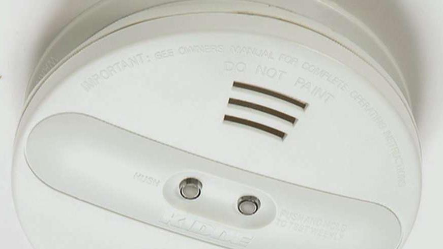 The U.S. Consumer Product Safety Commission recalled more than 500,000 smoke detectors in the U.S. and Canada. FBN’s Hillary Vaughn with more.