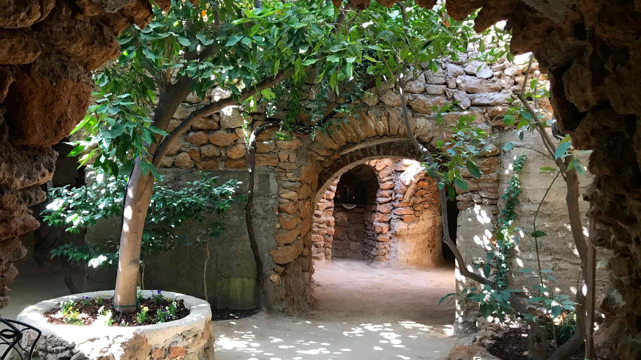 Heirs feud over 20 acres of elaborate tunnels, rooms and gardens dug by their uncle, who emigrated from Sicily in 1906.