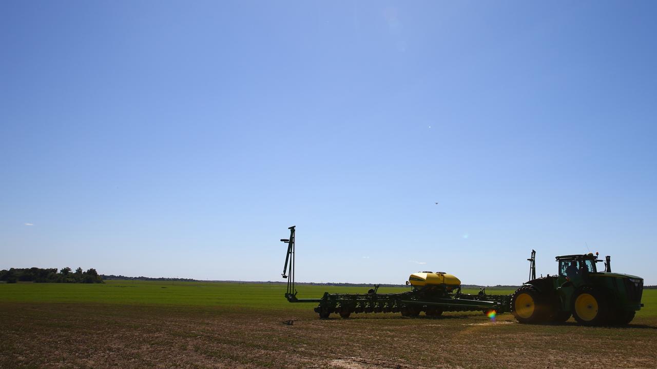 Missouri farmer Casey Guernsey discusses how China’s proposed tariffs against the United States would impact farmers. 