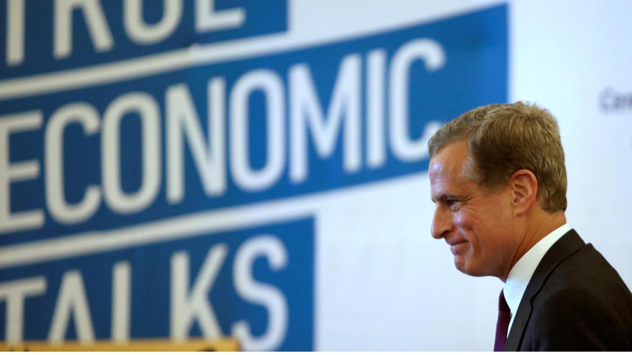 Federal Reserve Bank of Dallas President Robert Kaplan on the outlook for U.S. economic growth.
