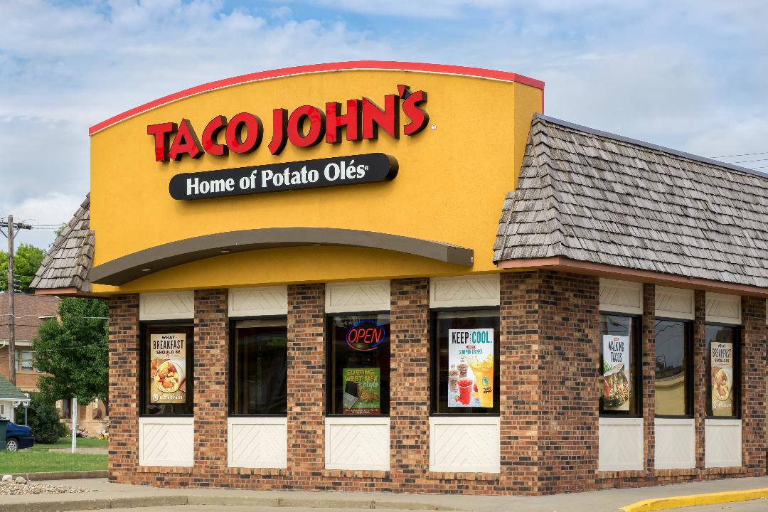 Taco John’s franchise owner Tamra Kennedy explains why she’s struggling to find teenagers to work at her fast food restaurants. 