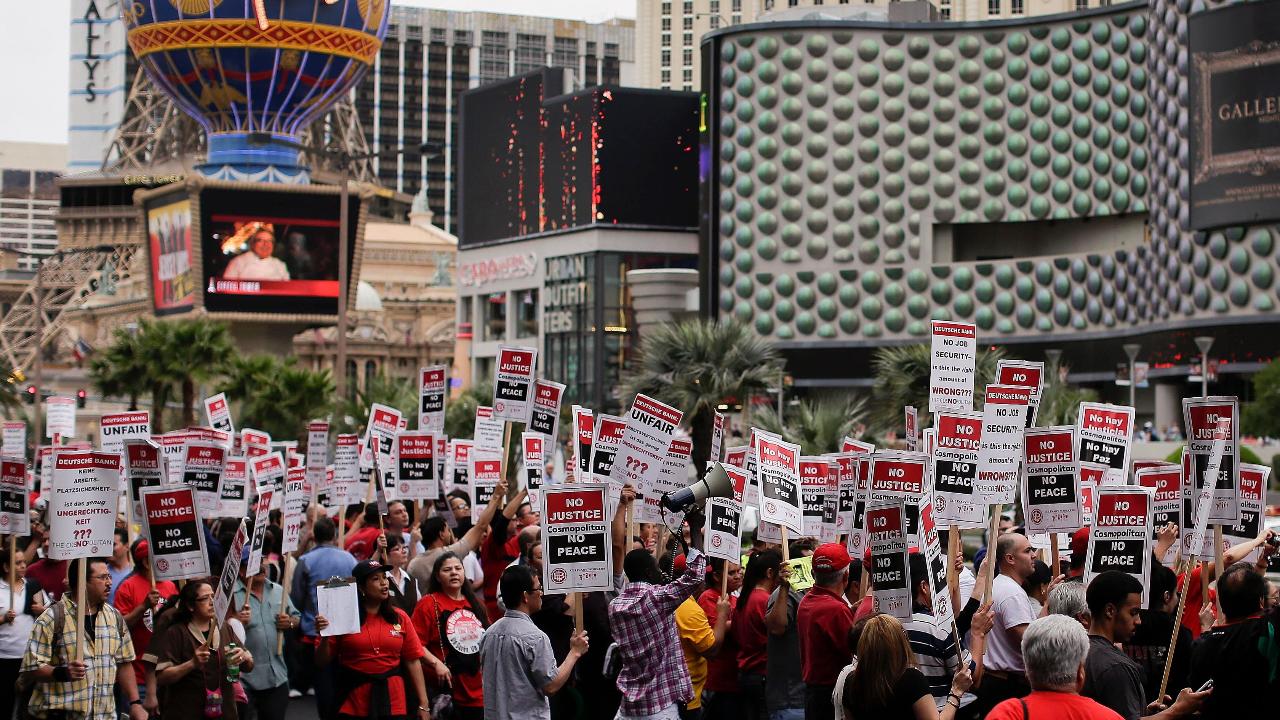 FBN’s Jeff Flock with the latest on the union workers’ negotiations with Las Vegas casinos.