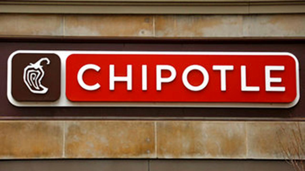 Chipotle CEO Brian Niccol discusses what the chain is doing to put the food safety scare behind. 