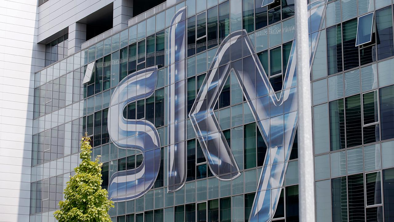 Comcast has increased its offer for Sky’s shares to $34 billion.