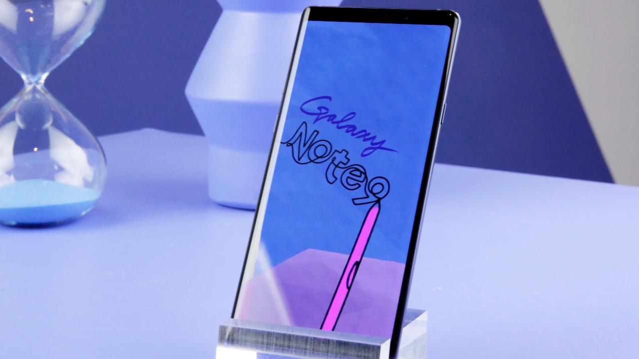 Tom's Guide Editor-in-Chief Mark Spoonauer on Samsung's Galaxy Note 9, Bluetooth pen and smartwatch stack up against its competitor Apple.