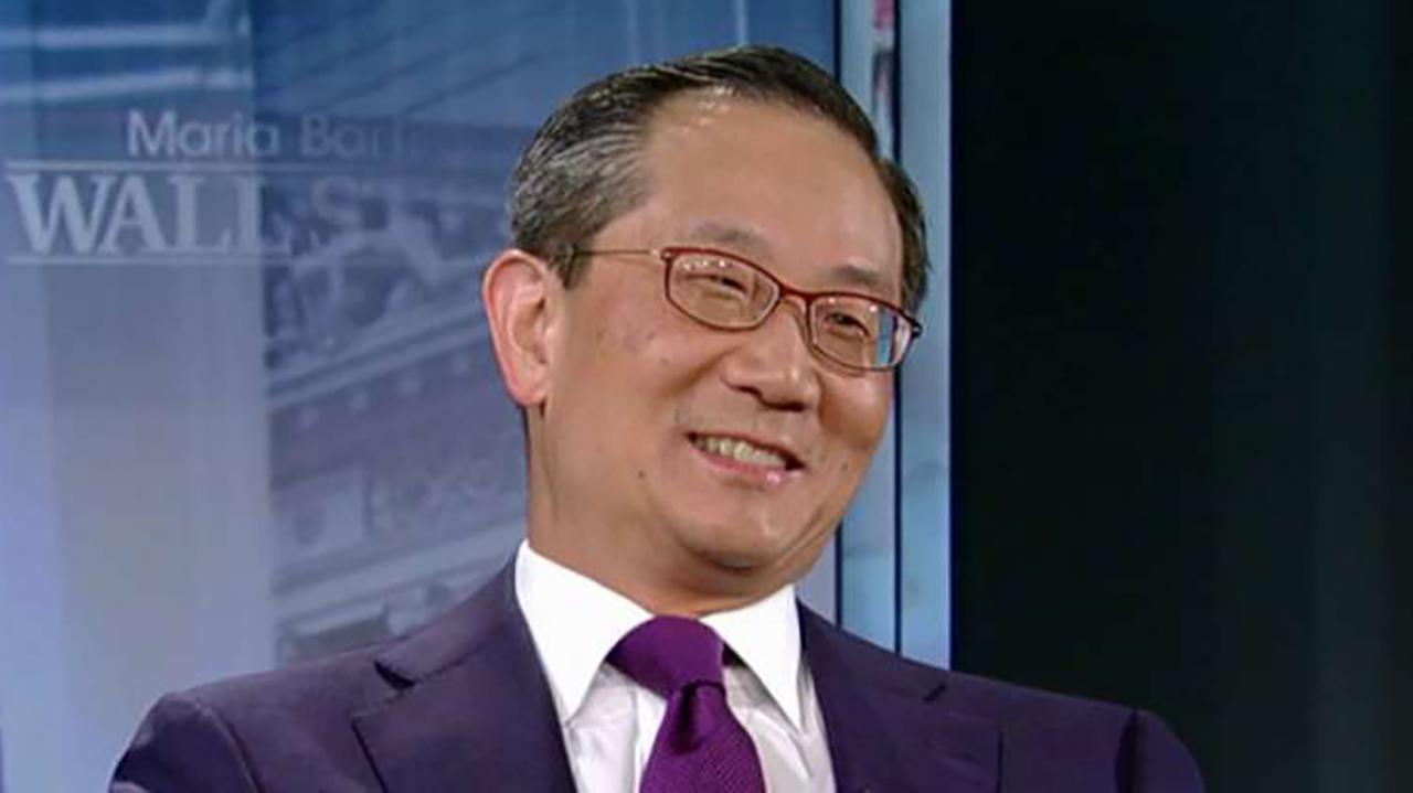 Carlyle Group Co-CEO Kewsong Lee discusses the strength of the global economy and how President Trump’s tariffs are impacting the U.S. companies.