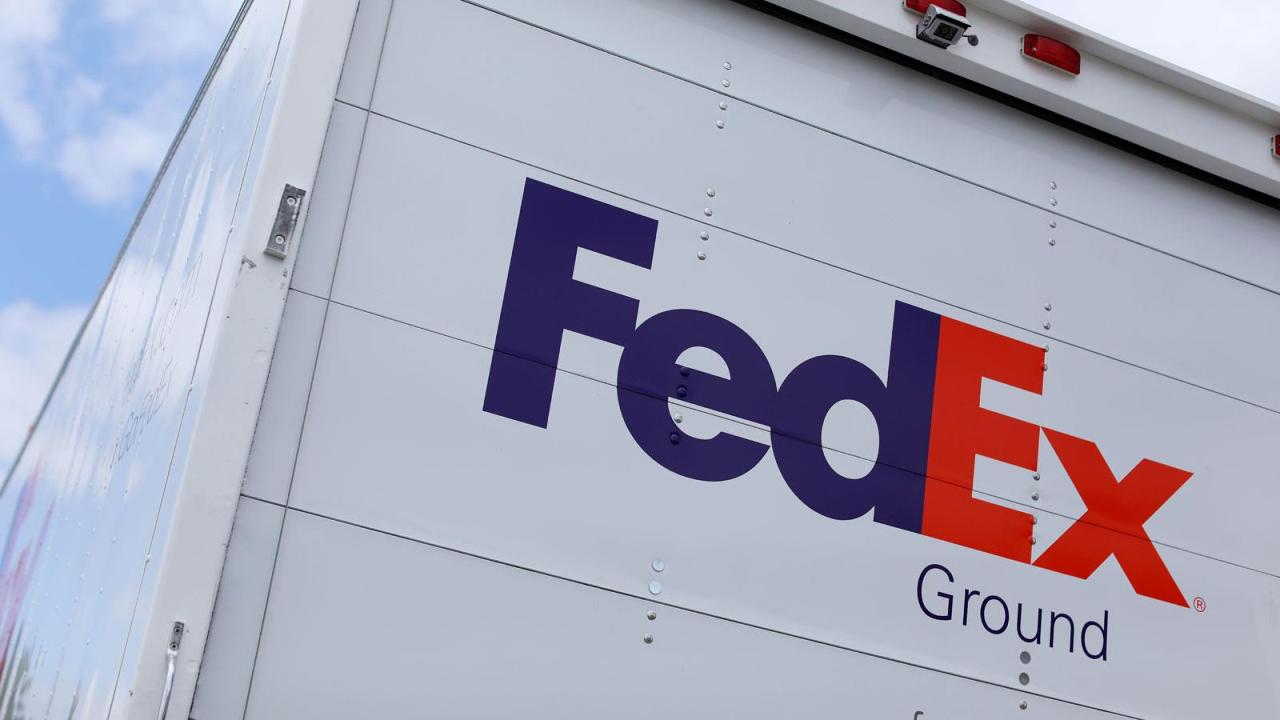 FedEx Ground CFO Bob Henning on the company’s plans for the busy holiday season and the potential competition in shipping from Amazon.