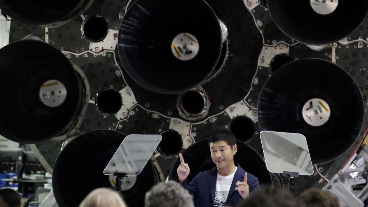 FBN’s Cheryl Casone on how SpaceX announced that it would take Japanese billionaire Yusaku Maezawa on a trip around the Moon. 
