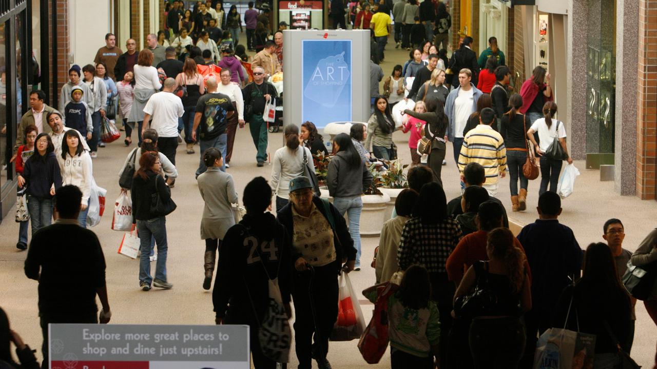 National Retail Federation CEO Matt Shay on the rise in consumer confidence and the outlook for the holiday shopping season.