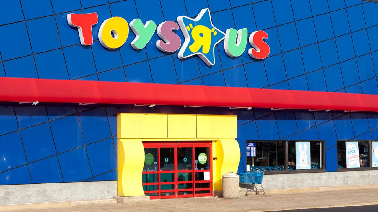 Former Toys ‘R’ Us CEO Gerald Storch discusses why this may be the biggest Black Friday in history and which retailers will benefit the most from the demise of Toys ‘R’ Us.