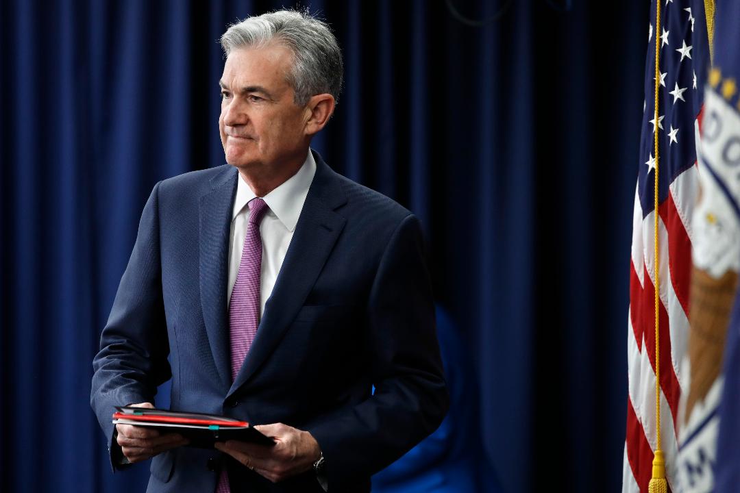 Moody’s chief economist John Lonski discusses why the Federal Reserve should stop raising interest rates and the inverted yield curve. 