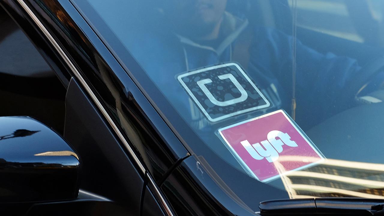 Morning Business Outlook: Uber and Lyft drivers in New York City are getting a pay increase after the city's Taxi and Limousine Commission set a $17 minimum wage for rideshare drivers, a move which could drive up prices for passengers; Burger King is offering penny Whoppers through the BK app for customers but they have to be within 600 feet of a McDonald's to get the deal.