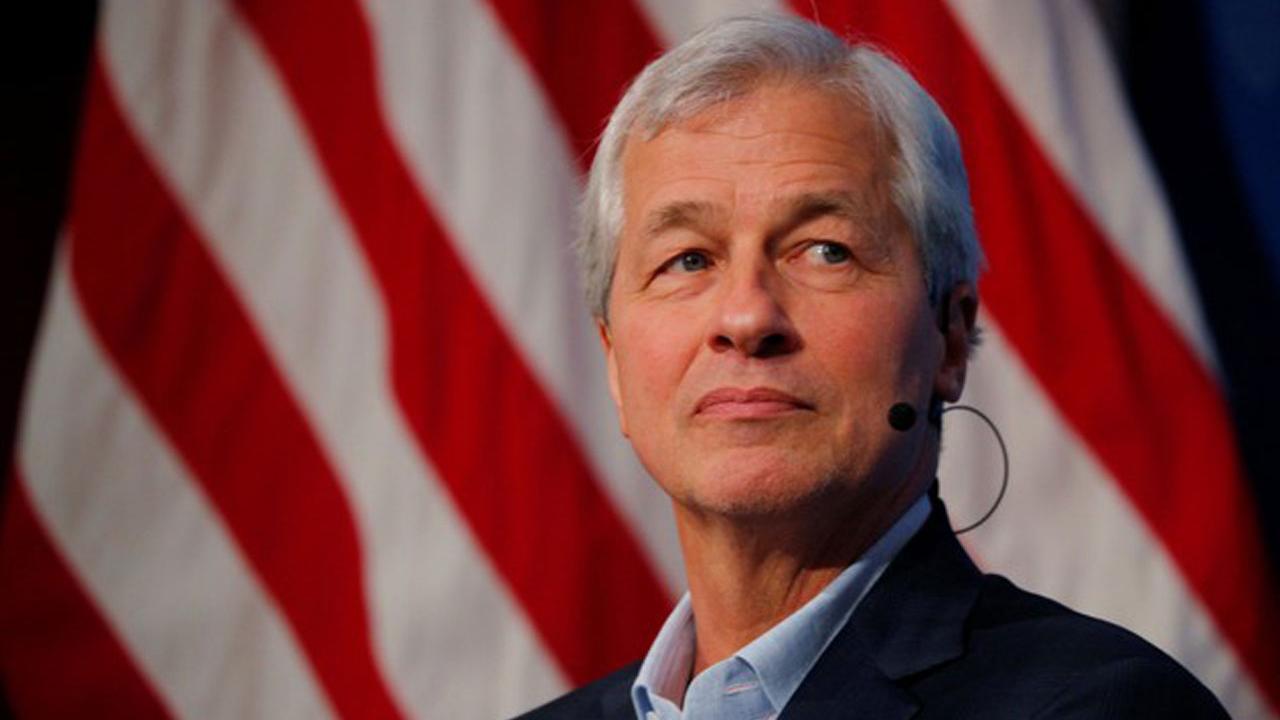 Moody’s managing director John Lonski and Fox News contributor James Freeman discuss JPMorgan Chase CEO Jamie Dimon’s remarks about Washington and the Federal Reserve’s rate hikes. 