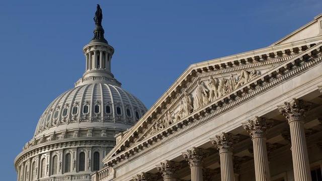 Moody's Capital Markets Chief Economist John Lonski on the impact of the partial government shutdown on the U.S. economy.