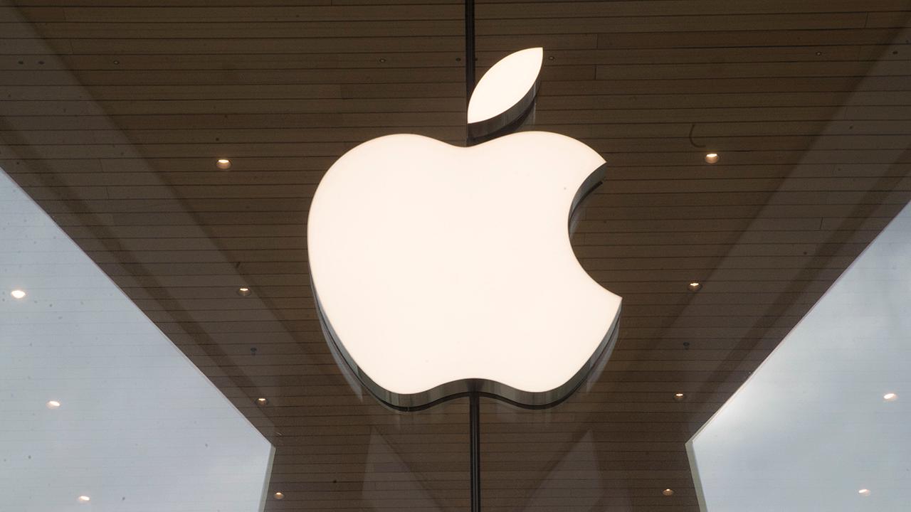 Fox Business Briefs: Apple is telling app developers that they need to get user consent before recording their screen time in the app; Amazon is investing over $500,000,000 in a self-driving car technology start-up called Aurora Inovation. 