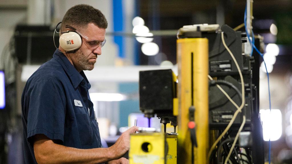 National Association of Manufacturers CEO Jay Timmons on President Trump's efforts to boost manufacturing job creation.