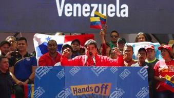 Former Ambassador to Venezuela Otto Reich said paramilitary groups, known as 'colectivos,' backing Maduro in Venezuela have extensive ties to Cuba.