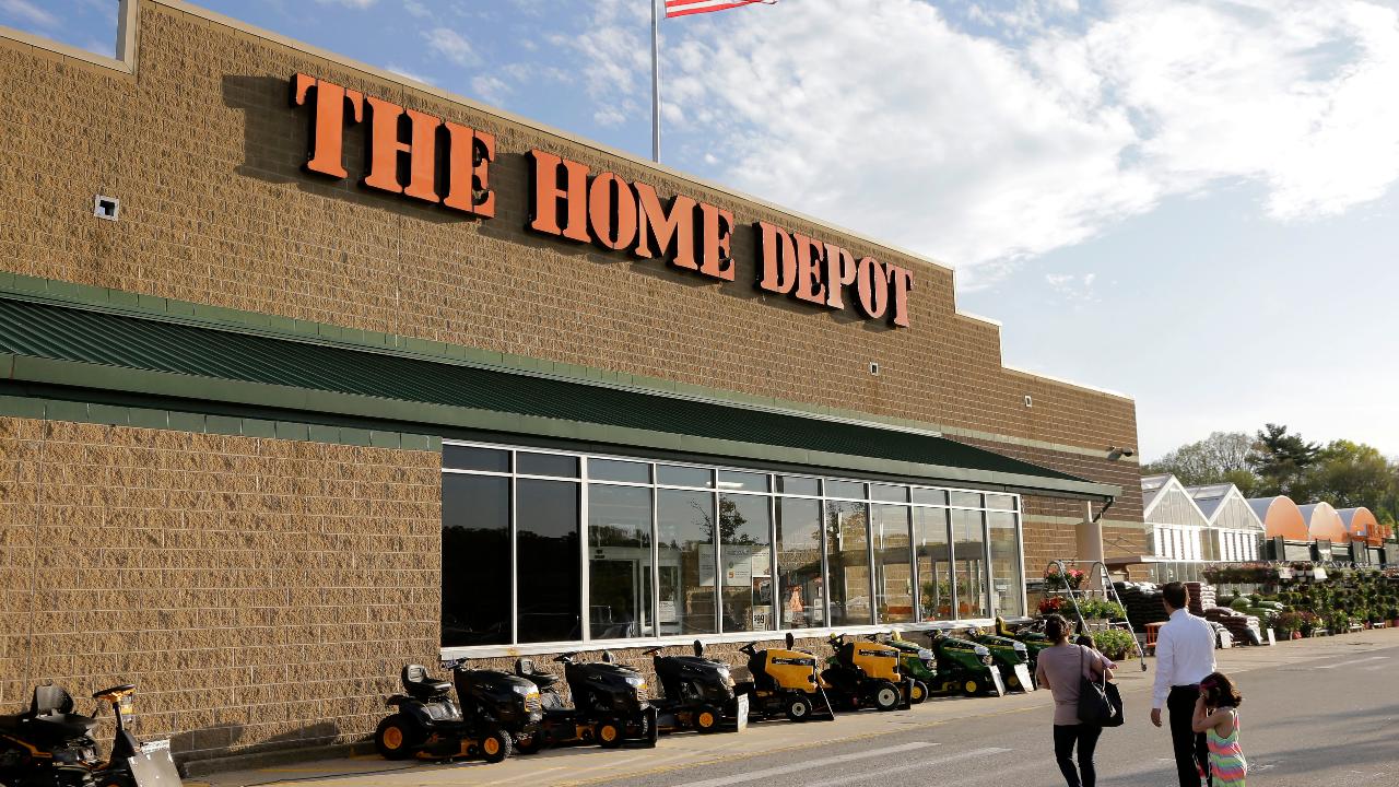 Federated Investors CIO Stephen Auth breaks down Home Depot's fourth-quarter results.