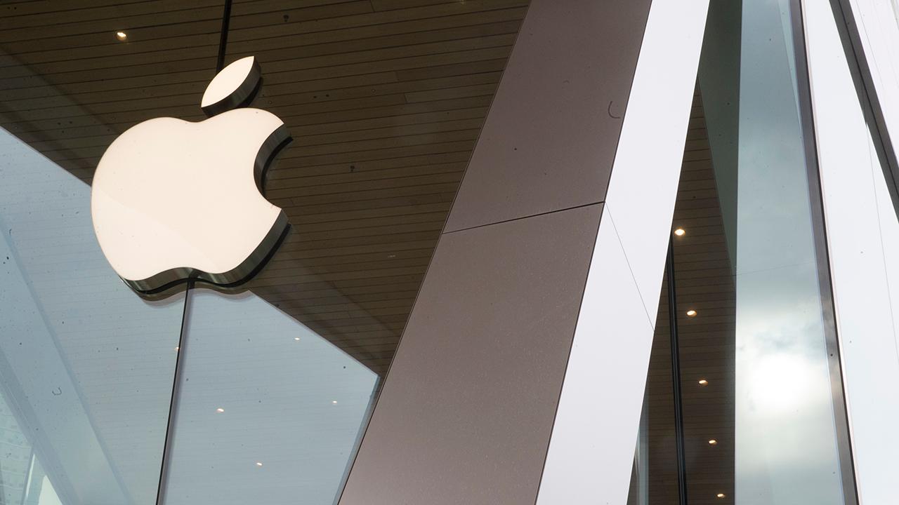 Kaltbaum Capital Management President Gary Kaltbaum and Fox News contributor Liz Peek give their outlook on Apple, after the tech company announced its new streaming service and credit card.