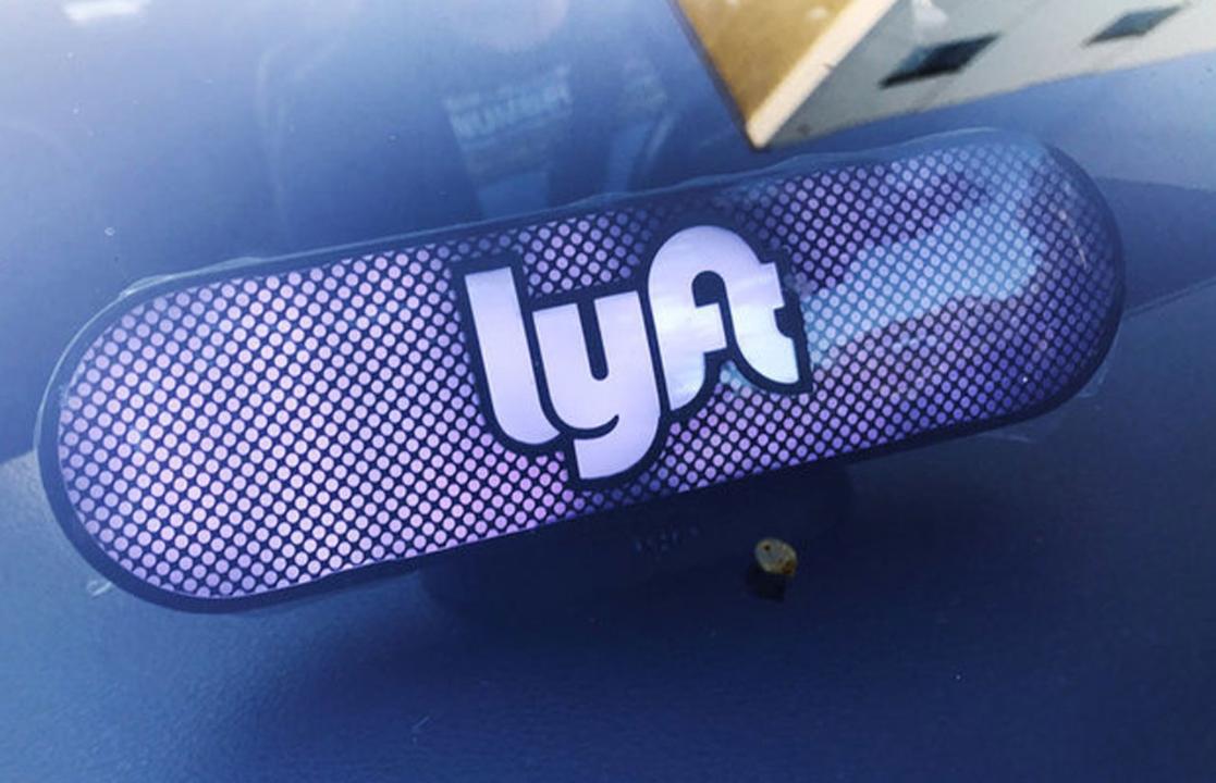 FOX Business’ Jaimie La Bella takes to the streets of New York City to find out whether commuters prefer Lyft, Uber or a taxi.