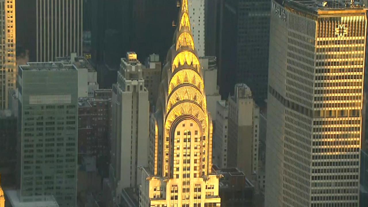 Fox Business Briefs: Iconic New York City Chrysler Building has reportedly sold for $150 million; there were nearly 250,000 more plastic surgeries in 2018 than in 2017 according to the American Society of Plastic Surgeons.