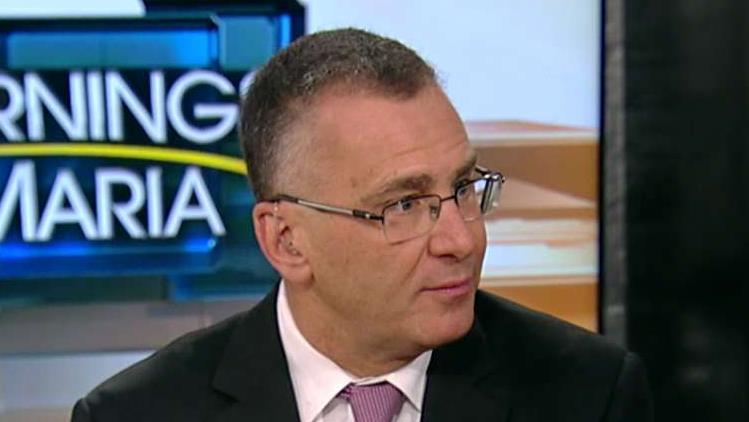 MIT Ford economics professor and ObamaCare and RomeyCare architect, Jonathan Gruber, talks tech jobs, Bernie Sanders’ Medicare-for-all push, Alexandria Ocasio-Cortez’s Green New Deal, and Elizabeth Warren’s tax proposal.
