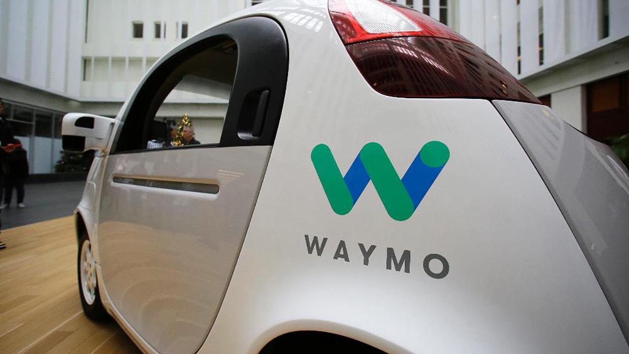 FBN’s Liz Claman interviews Waymo CEO John Krafcik, while riding in a self-driving car.